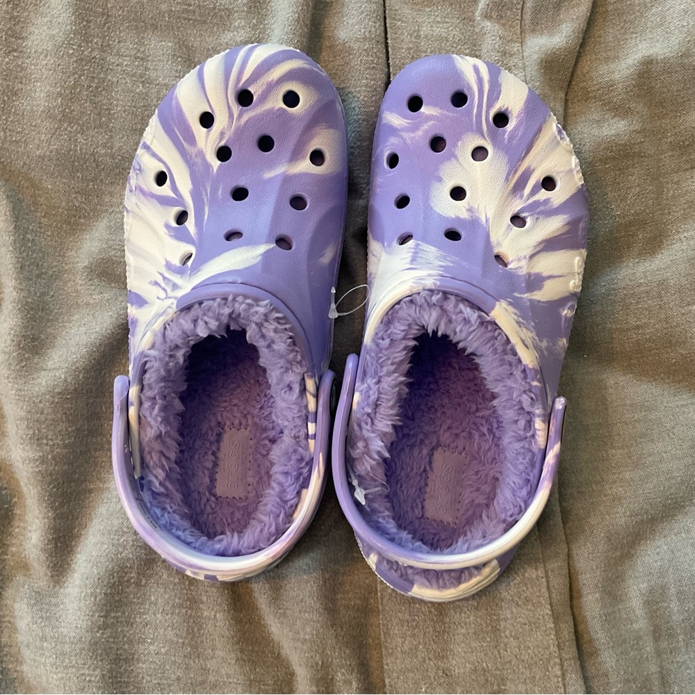 NWOT 💜CROCS Kids Lavender Tie-Dye Slippers